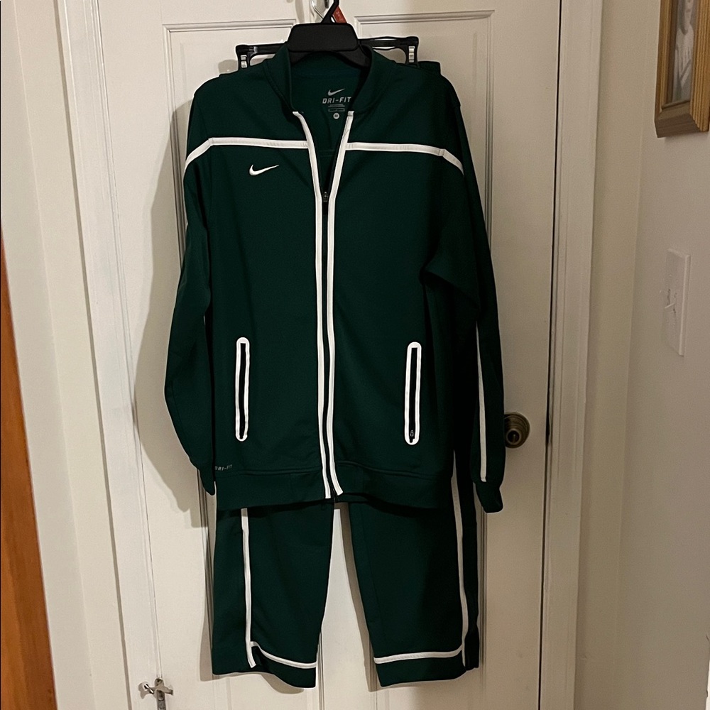 Nike Dark Green and White Athletic Set